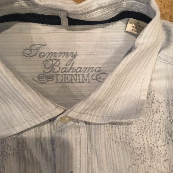 Men’s Tommy Bahama button down shirt - Picture 2 of 3